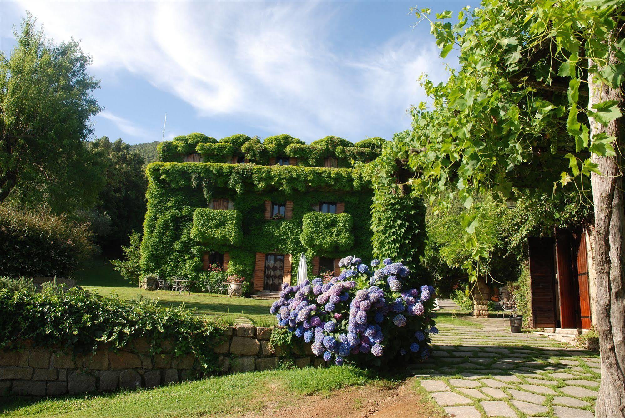 L'Agnata Di De Andre Boutique Hotel Tempio Pausania Exteriör bild