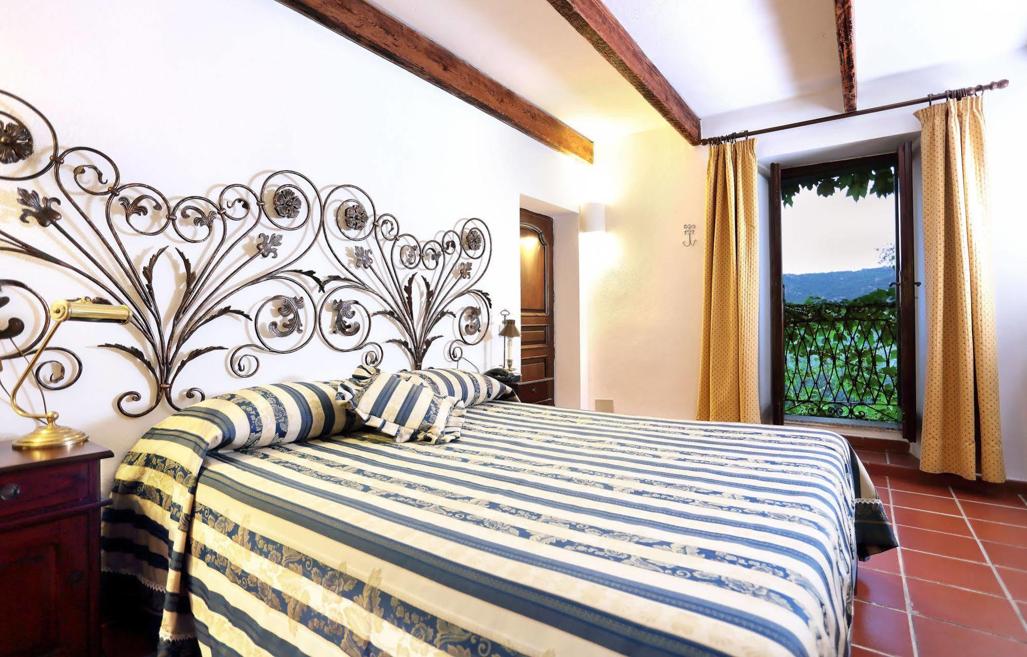 L'Agnata Di De Andre Boutique Hotel Tempio Pausania Exteriör bild